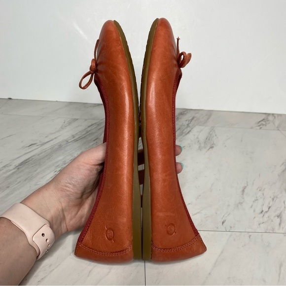Born Brin Red Leather Flat 8 1/2 M - Picture 8 of 14